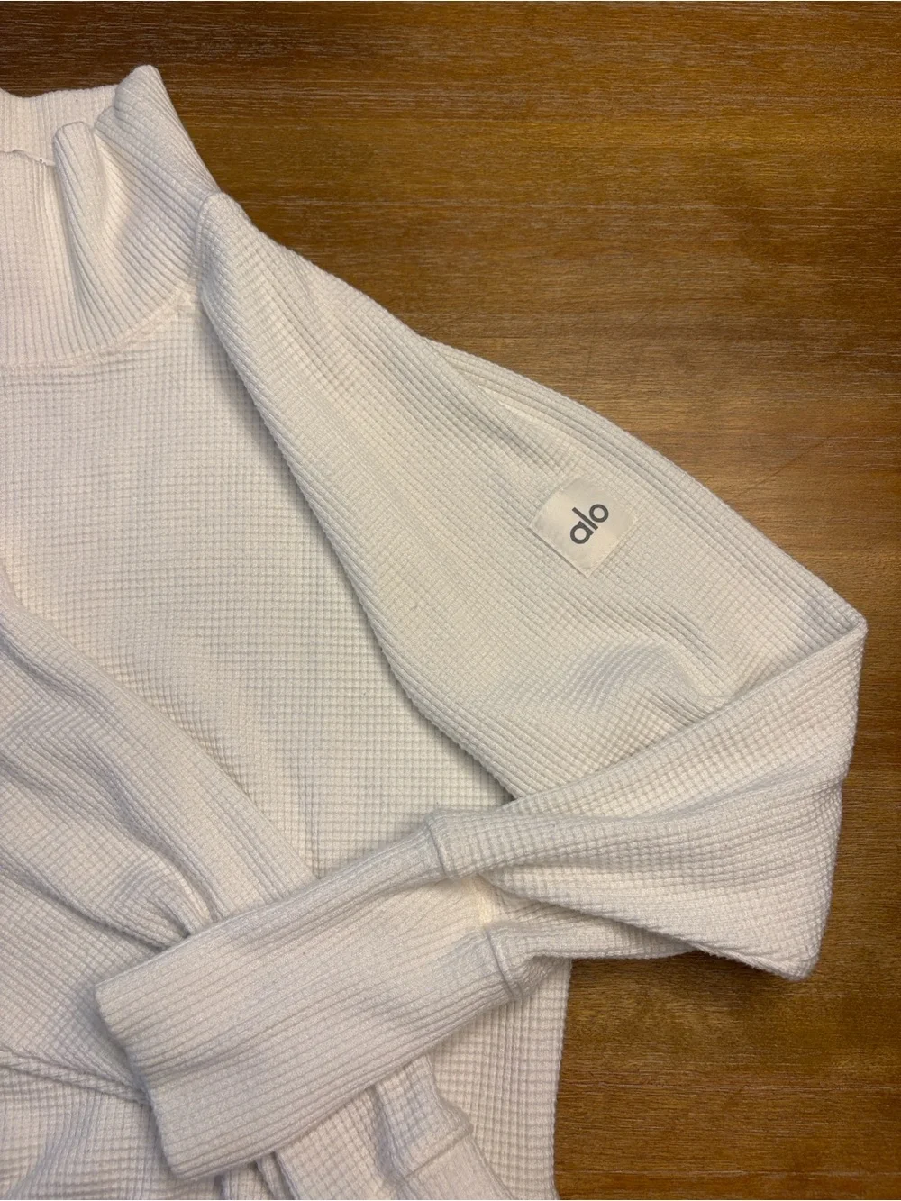 ALO Yoga Cream Waffle Mock Neck Sweater sz small, Ivory